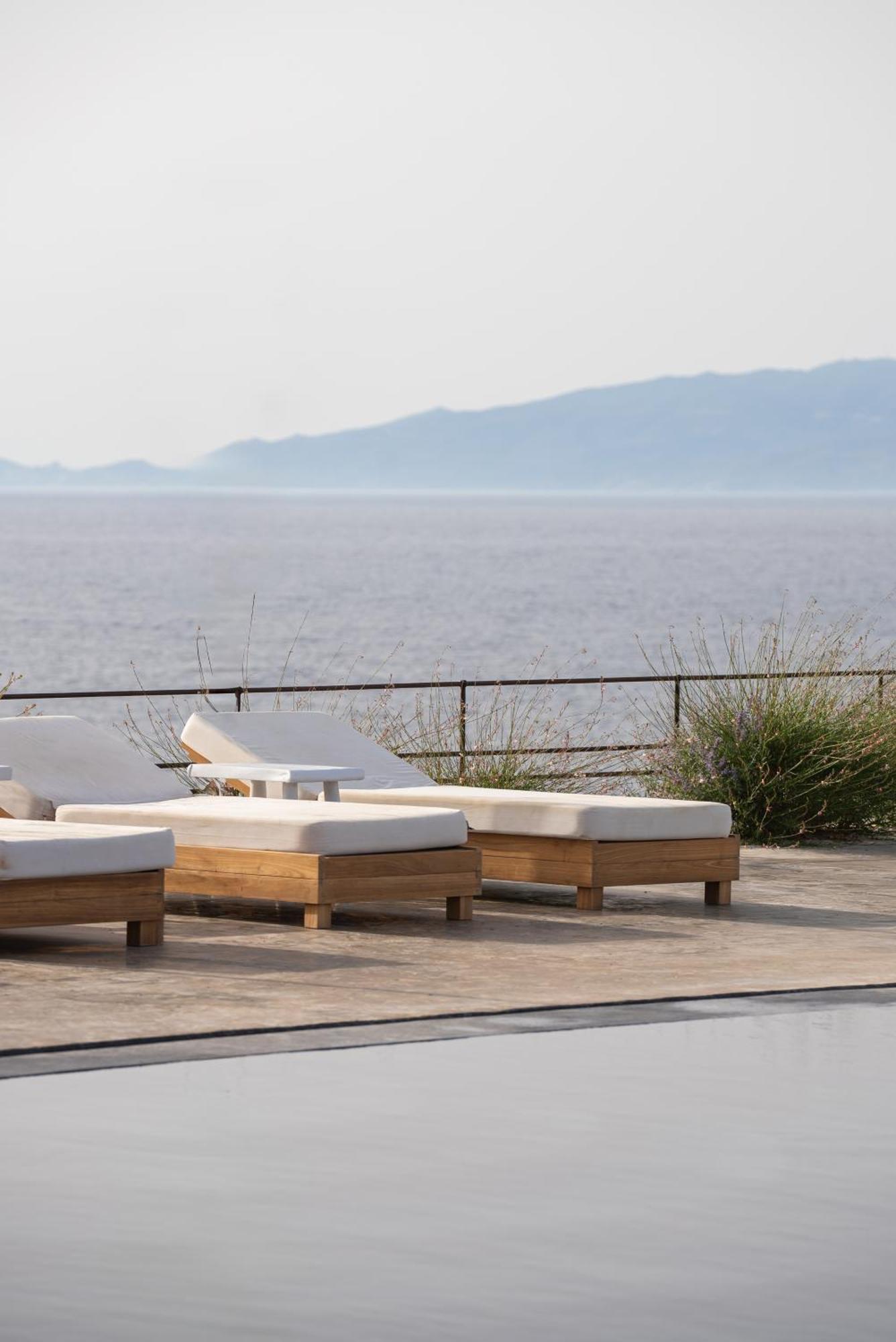 Foinikiá Colombos Beachfront מראה חיצוני תמונה