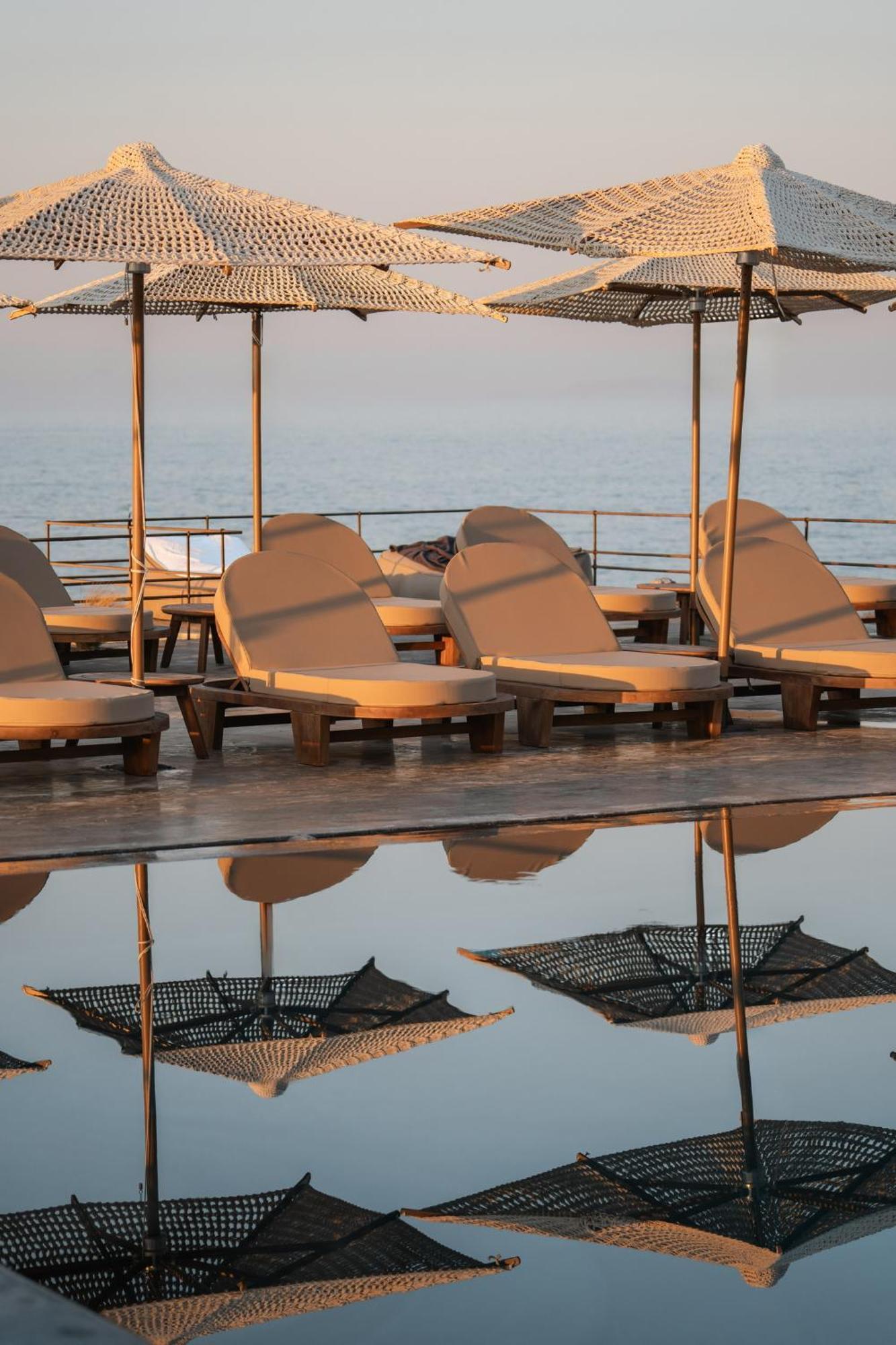 Foinikiá Colombos Beachfront מראה חיצוני תמונה