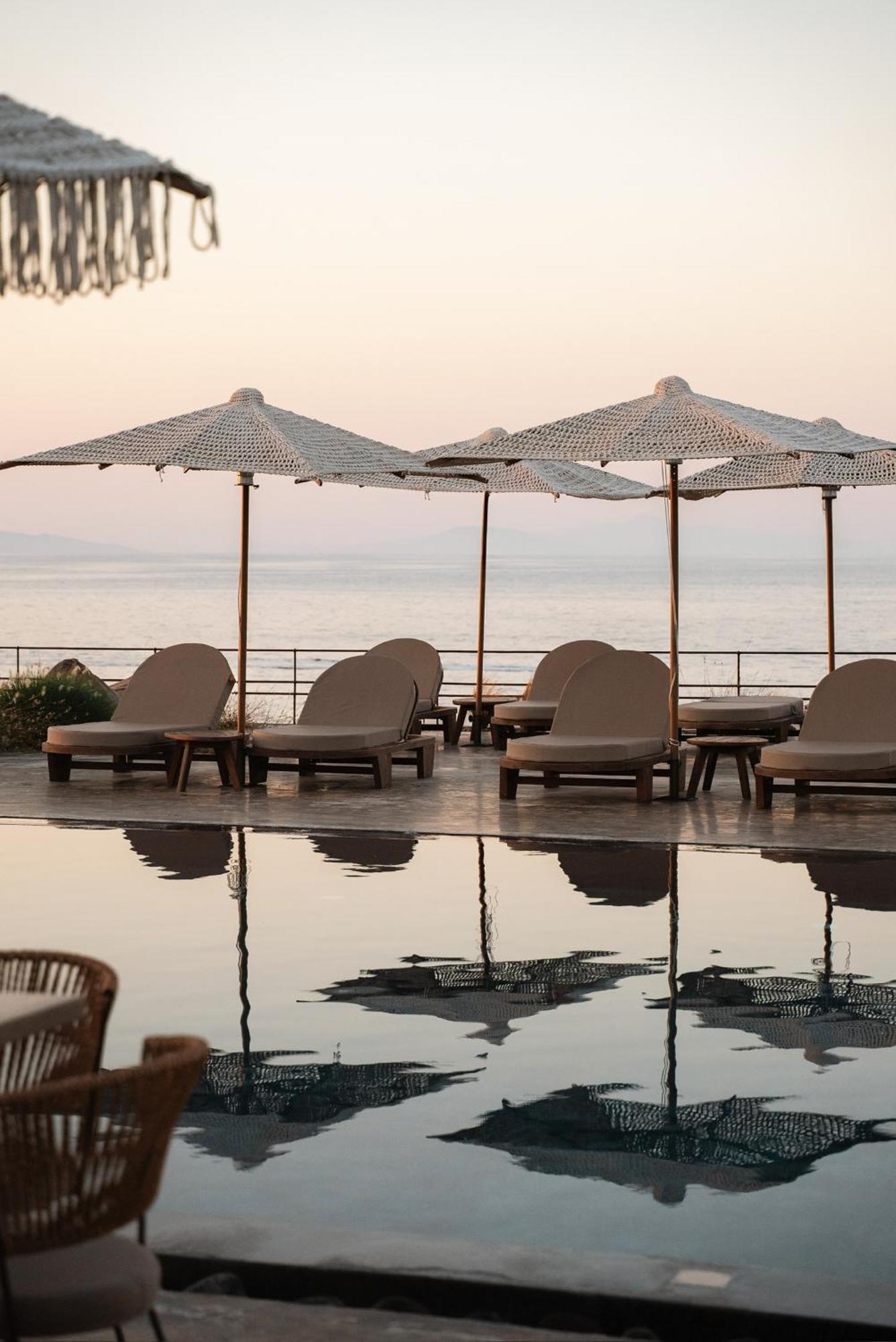 Foinikiá Colombos Beachfront מראה חיצוני תמונה