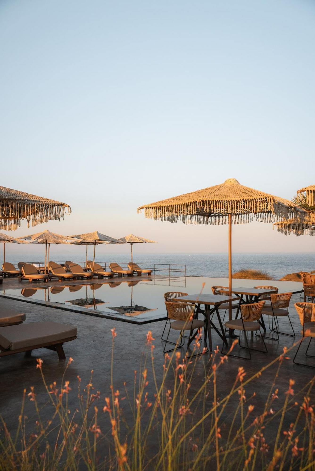Foinikiá Colombos Beachfront מראה חיצוני תמונה